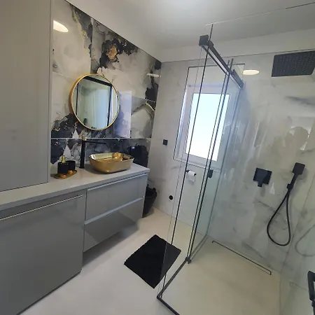 Adrian I Mia Apartamento