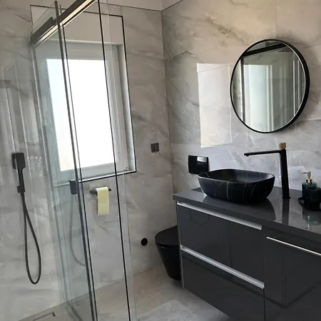 Adrian I Mia Apartamento *