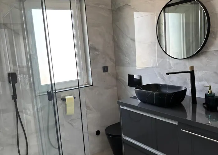 Adrian I Mia Апартаменты *